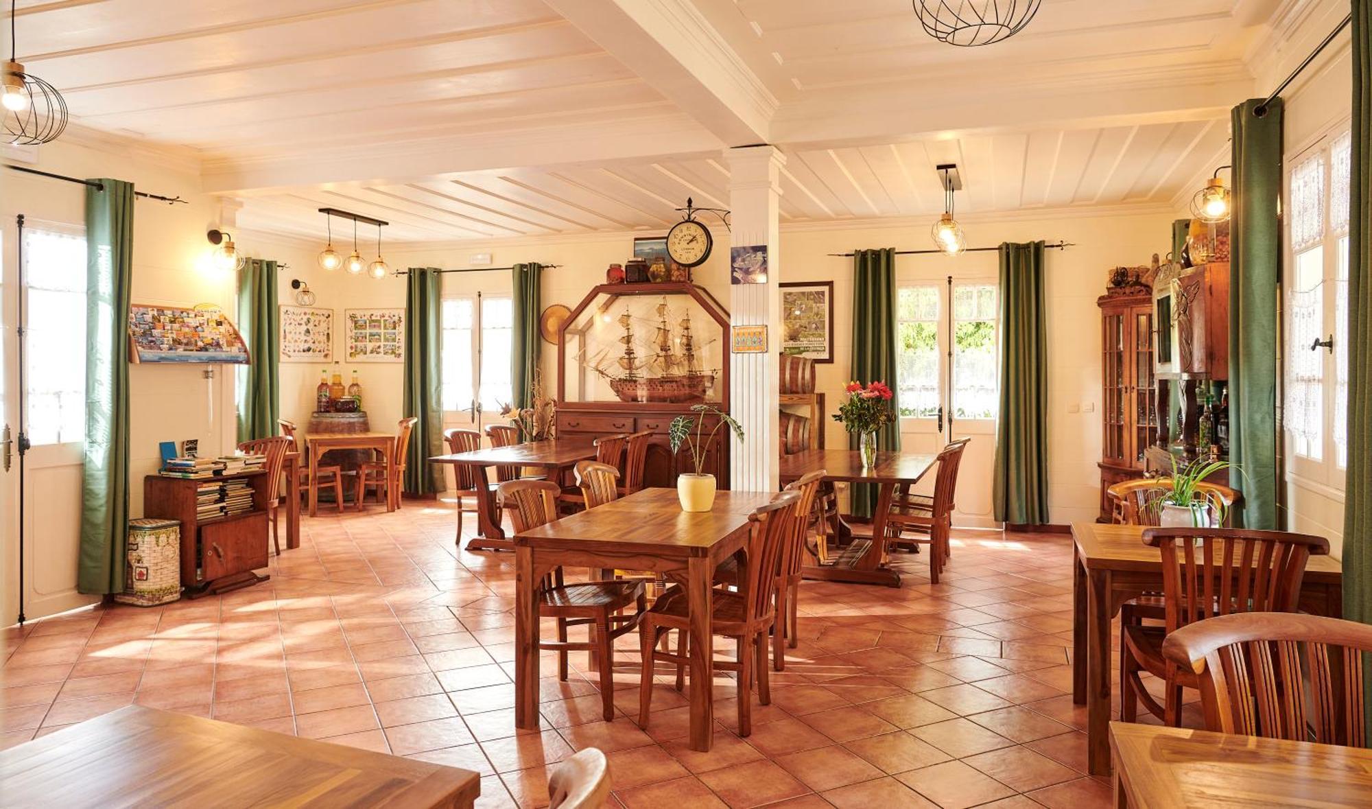 Relais Des Gouverneurs ซาลาซี ภายนอก รูปภาพ